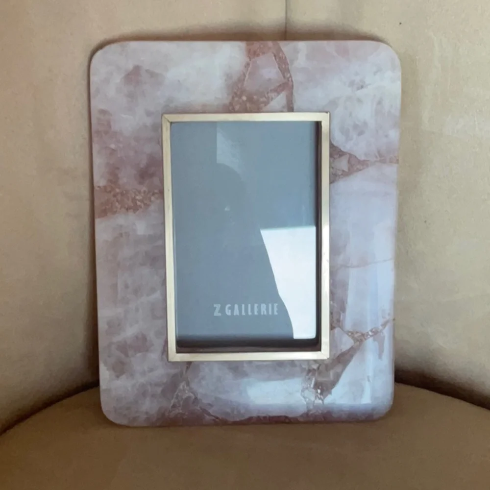 ROSE QUARTZ 4”x6” photo picture frame NEW IN BOX RARE AND STUNNING, gorgeous